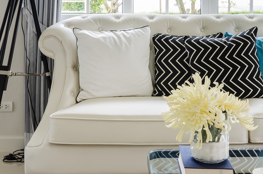 bigstock-Luxury-White-Sofa-In-Living-Ro-79177720